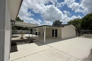19255 NW 47th Pl, Miami Gardens, FL 33055 - Photo 17