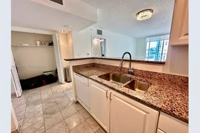 1155 Brickell Bay Dr #905, Miami, FL 33131 - Photo 3