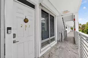10240 Collins Ave, Bal Harbour, FL 33154 - Photo 21