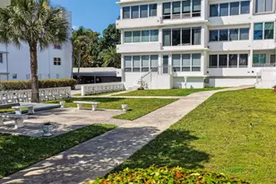 10240 Collins Ave, Bal Harbour, FL 33154 - Photo 23