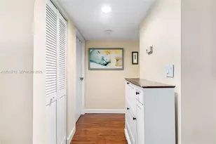 600 SW Parkview Dr, Hallandale Beach, FL 33009 - Photo 17