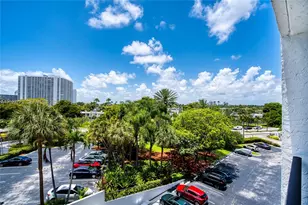 600 SW Parkview Dr, Hallandale Beach, FL 33009 - Photo 23