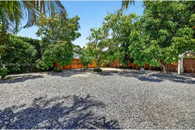 709 NW 9th Ct, Hallandale Beach, FL 33009 - Photo 45