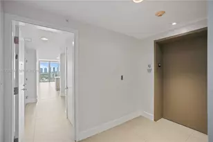 16385 Biscayne Blvd, North Miami Beach, FL 33160 - Photo 1