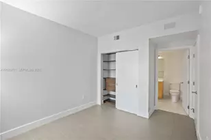 16385 Biscayne Blvd, North Miami Beach, FL 33160 - Photo 9