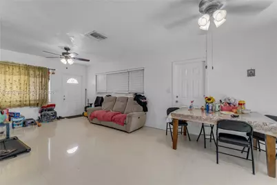 329 NW 13th St, Homestead, FL 33030 - Photo 9