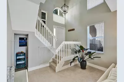 700 NW 158th Ln, Pembroke Pines, FL 33028 - Photo 5