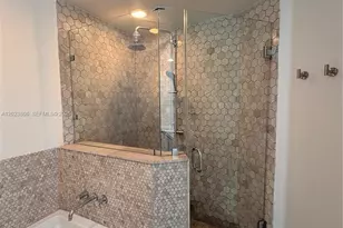 55 SE 6th St, Miami, FL 33131 - Photo 7