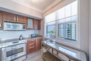 19900 E Country Club Dr, Aventura, FL 33180 - Photo 7
