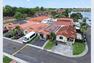 2462 W 65th St, Hialeah, FL 33016 - Photo 35