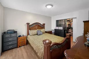 2462 W 65th St, Hialeah, FL 33016 - Photo 17