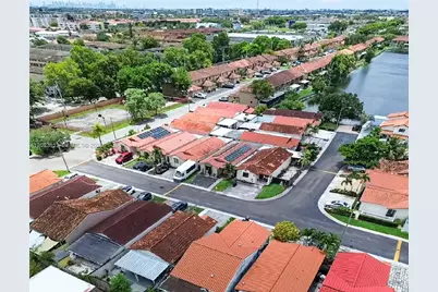 2462 W 65th St, Hialeah, FL 33016 - Photo 37