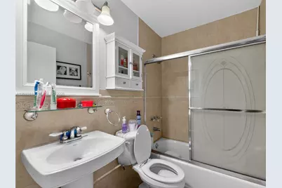 2462 W 65th St, Hialeah, FL 33016 - Photo 31