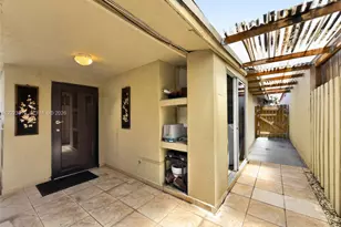 2462 W 65th St, Hialeah, FL 33016 - Photo 23