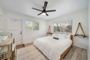 1790 NE 160th St, North Miami Beach, FL 33162 - Photo 5