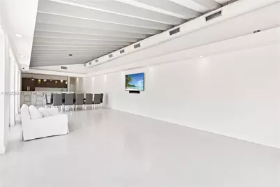 2457 Collins Ave #1602, Miami Beach, FL 33140 - Photo 17