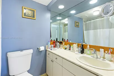 2457 Collins Ave #1602, Miami Beach, FL 33140 - Photo 9