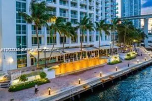 41 SE 5th St, Miami, FL 33131 - Photo 25
