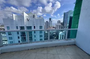 41 SE 5th St, Miami, FL 33131 - Photo 17