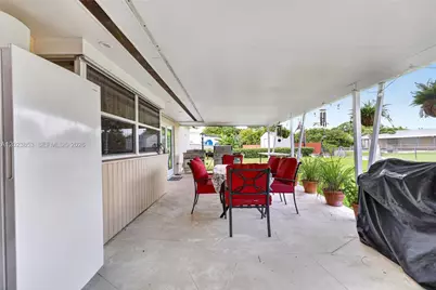 18543 SW 91st Ave, Cutler Bay, FL 33157 - Photo 17