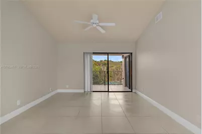 10105 W Sunrise Blvd #306, Plantation, FL 33322 - Photo 3