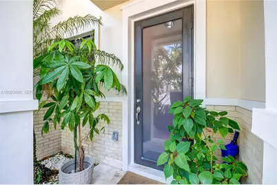 5820 NW 104th Ct, Doral, FL 33178 - Photo 5