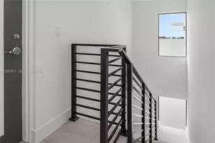 721 SW 11th St, Miami, FL 33129 - Photo 17