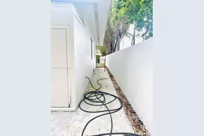 1020 SW 36th Ct, Miami, FL 33135 - Photo 37