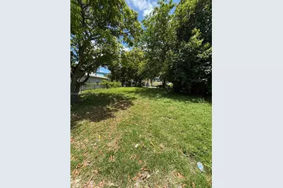 665 NW 43rd St, Miami, FL 33127 - Photo 7