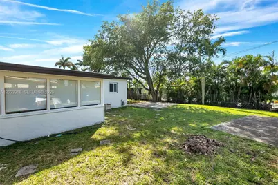 7971 NW 179th St, Hialeah, FL 33015 - Photo 27