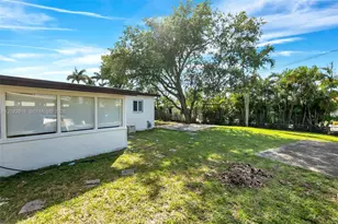 7971 NW 179th St, Hialeah, FL 33015 - Photo 27