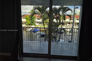 16565 NE 26th Ave, North Miami Beach, FL 33160 - Photo 17