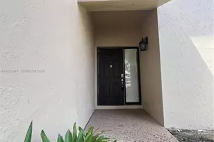 16373 Malibu Dr, Weston, FL 33326 - Photo 5