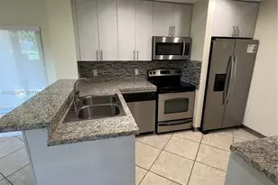 16373 Malibu Dr, Weston, FL 33326 - Photo 9
