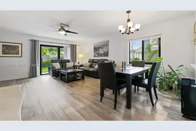201 NW 106th Ter, Pembroke Pines, FL 33026 - Photo 11