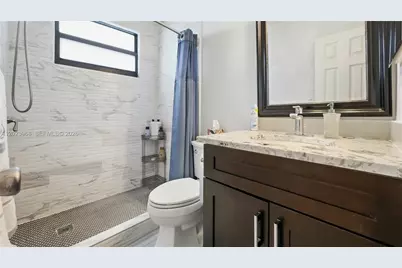 201 NW 106th Ter, Pembroke Pines, FL 33026 - Photo 17
