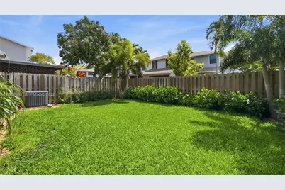 201 NW 106th Ter, Pembroke Pines, FL 33026 - Photo 21