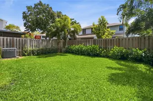 201 NW 106th Terrace, Pembroke Pines, FL 33026 - Photo 21
