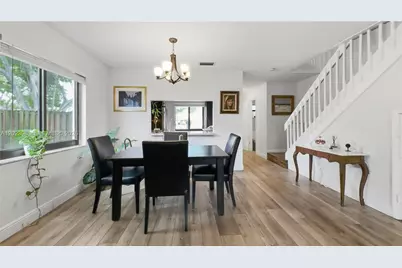 201 NW 106th Ter, Pembroke Pines, FL 33026 - Photo 7
