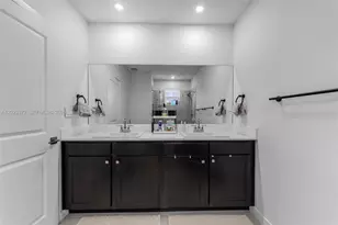 914 SE 18th St, Homestead, FL 33034 - Photo 15