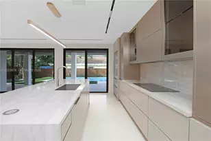 330 SW 19th Rd, Miami, FL 33129 - Photo 9