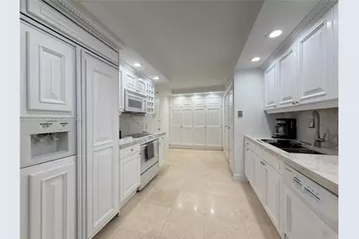 1111 Crandon Blvd #B1105, Key Biscayne, FL 33149 - Photo 11