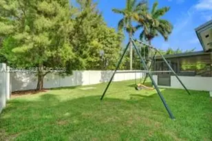1020 SW 124th Way, Davie, FL 33325 - Photo 37