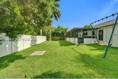 1020 SW 124th Way, Davie, FL 33325 - Photo 31