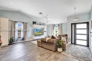 1020 SW 124th Way, Davie, FL 33325 - Photo 17