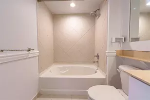 335 S Biscayne Blvd, Miami, FL 33131 - Photo 11