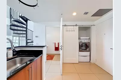 300 S Biscayne Blvd #L-1016, Miami, FL 33131 - Photo 5