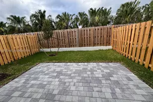 663 SE 13th St Cir, Homestead, FL 33034 - Photo 15