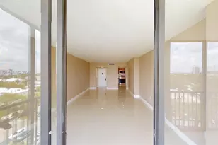 20100 W Country Club Dr, Aventura, FL 33180 - Photo 37