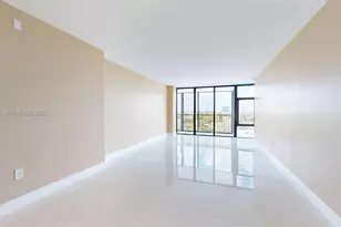20100 W Country Club Dr, Aventura, FL 33180 - Photo 3